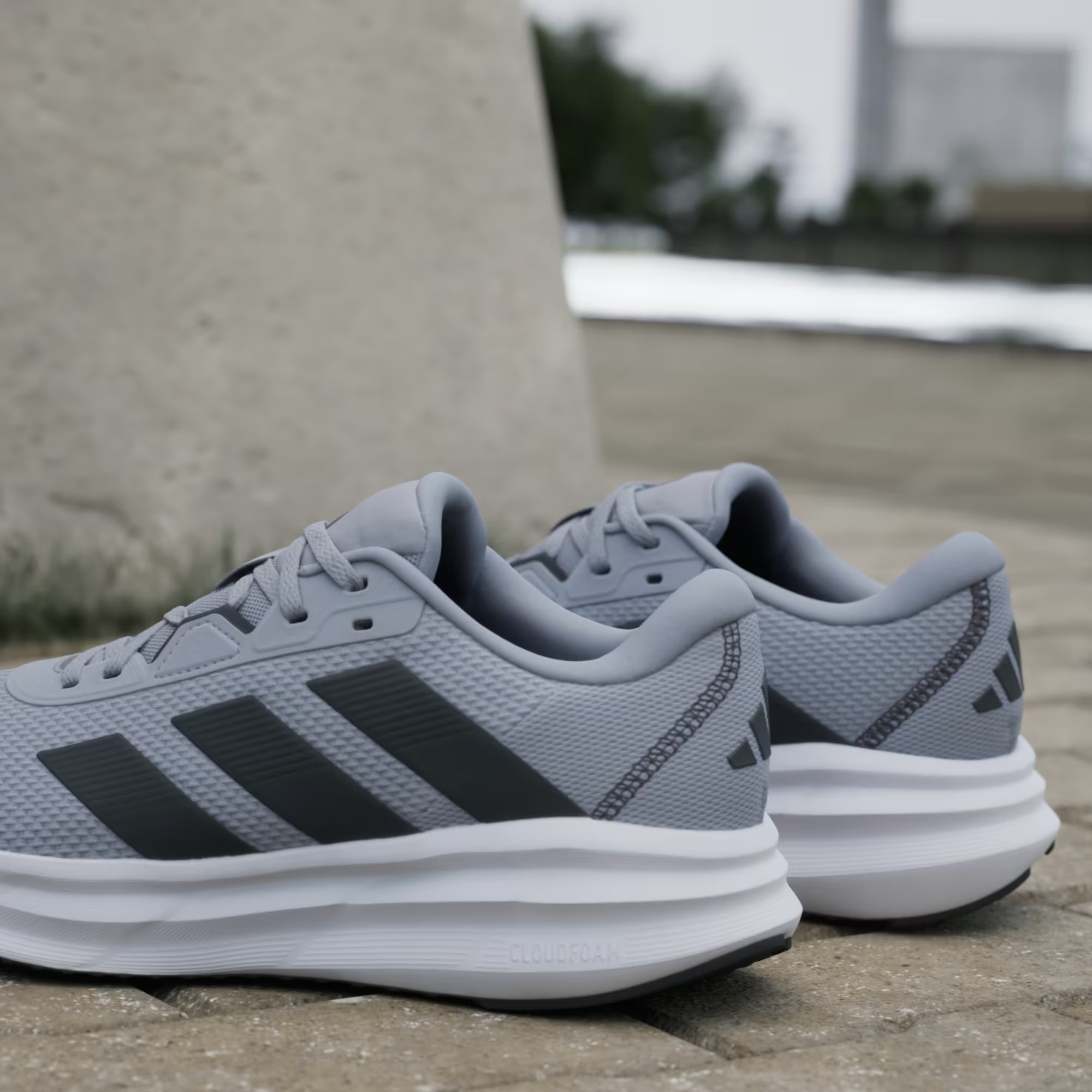 Galaxy_7_Running_Shoes_Grey_ID8754_HM10